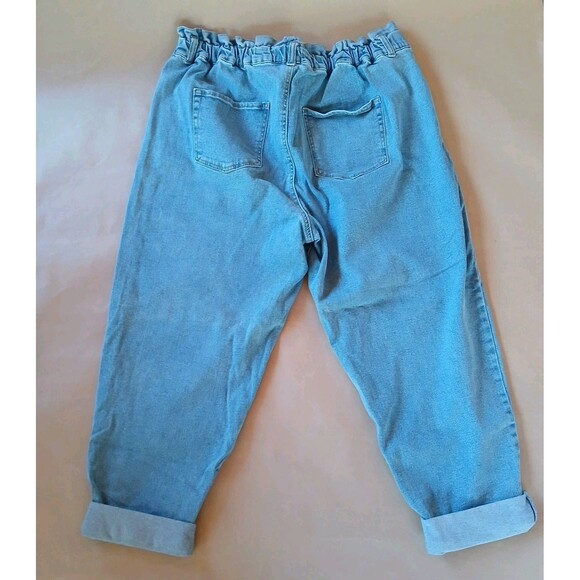 FOREVER 21 High Waist Light Wash Paperbag Mom Tapered Jeans Size 2XL - Picture 2 of 13